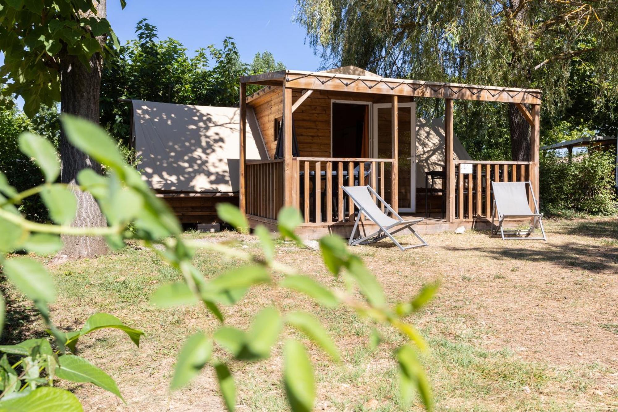 Camping Sites Et Paysages Les Pres Hauts سيسترون المظهر الخارجي الصورة